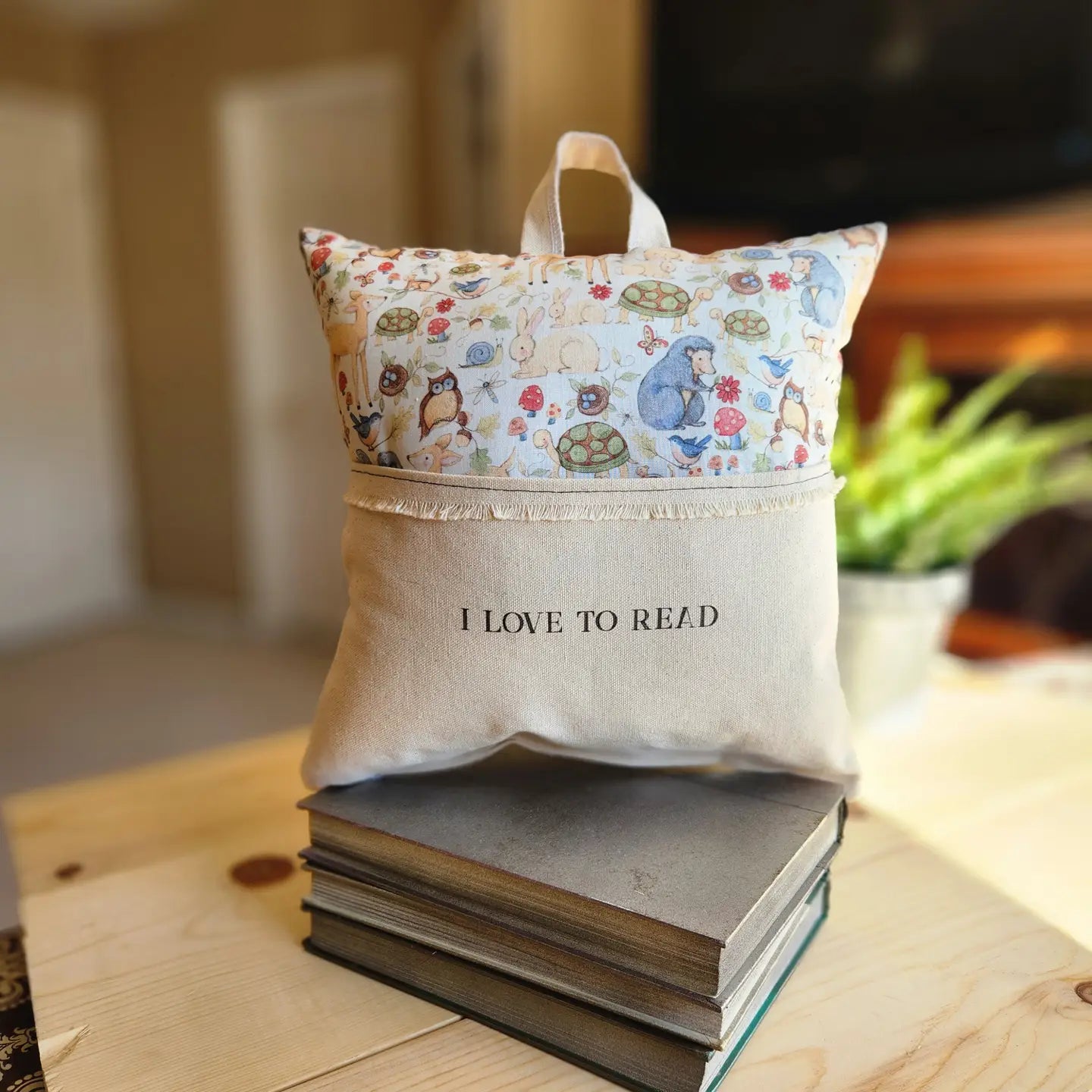 Reading Pillow: I Love To Read